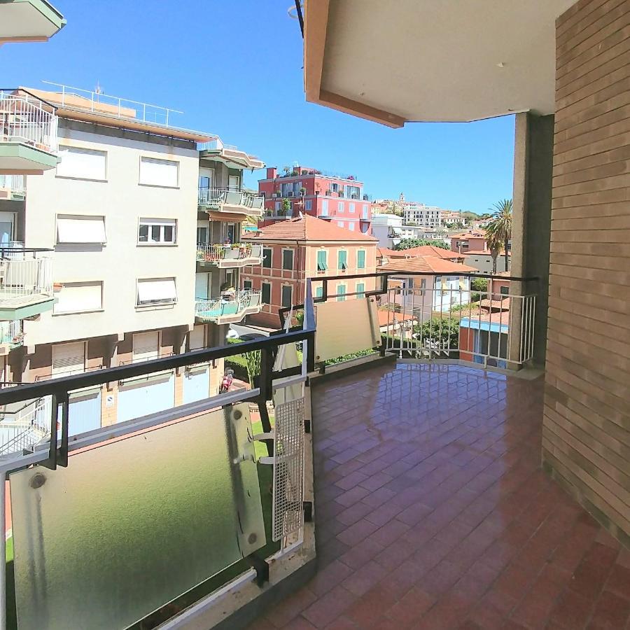 Casa Margherita, centrale a due passi dal mare Bordighera Esterno foto