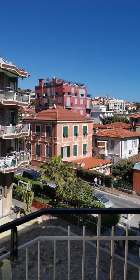 Casa Margherita, centrale a due passi dal mare Bordighera Esterno foto