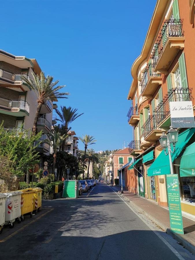 Casa Margherita, centrale a due passi dal mare Bordighera Esterno foto