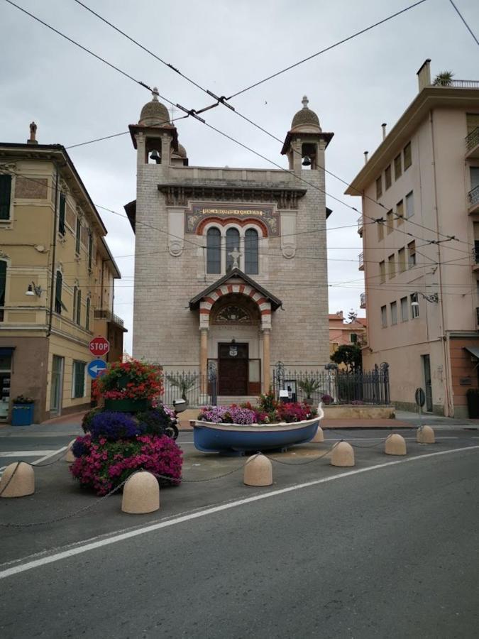 Casa Margherita, centrale a due passi dal mare Bordighera Esterno foto